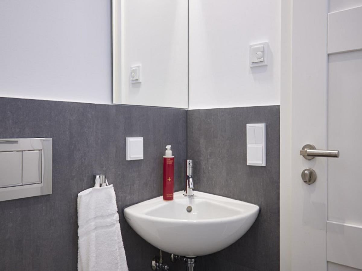 Reetland Am Meer - Luxus Reetdachvilla Mit 3 Schlafzimmern, Sauna Und Kamin F15 Dranske Esterno foto